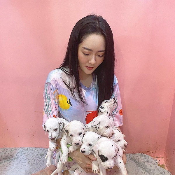 “แก้มบุ๋ม” เผยเปิดคาเฟ่สัตว์ เพราะความรักหมาแมว (มีคลิป) “แก้มบุ๋ม” เผยเปิดคาเฟ่สัตว์ เพราะความรักหมาแมว (มีคลิป)