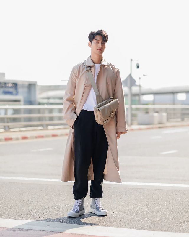 ส่องแอร์พอร์ตลุค!! ‘อาโป ณัฐวิญญ์’ หล่อละมุนลัดฟ้าสู่ปารีส ร่วมชมแฟชั่นโชว์ Dior