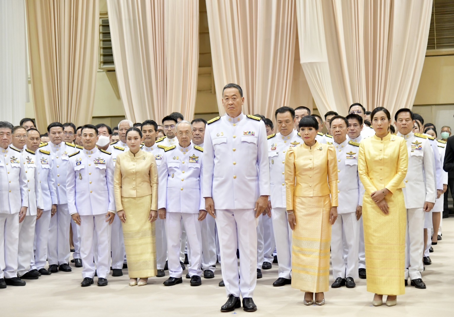 โปรดเกล้าฯ แต่งตั้ง เศรษฐา ทวีสิน ดำรงตำแหน่งนายกรัฐมนตรี คนที่ 30 
