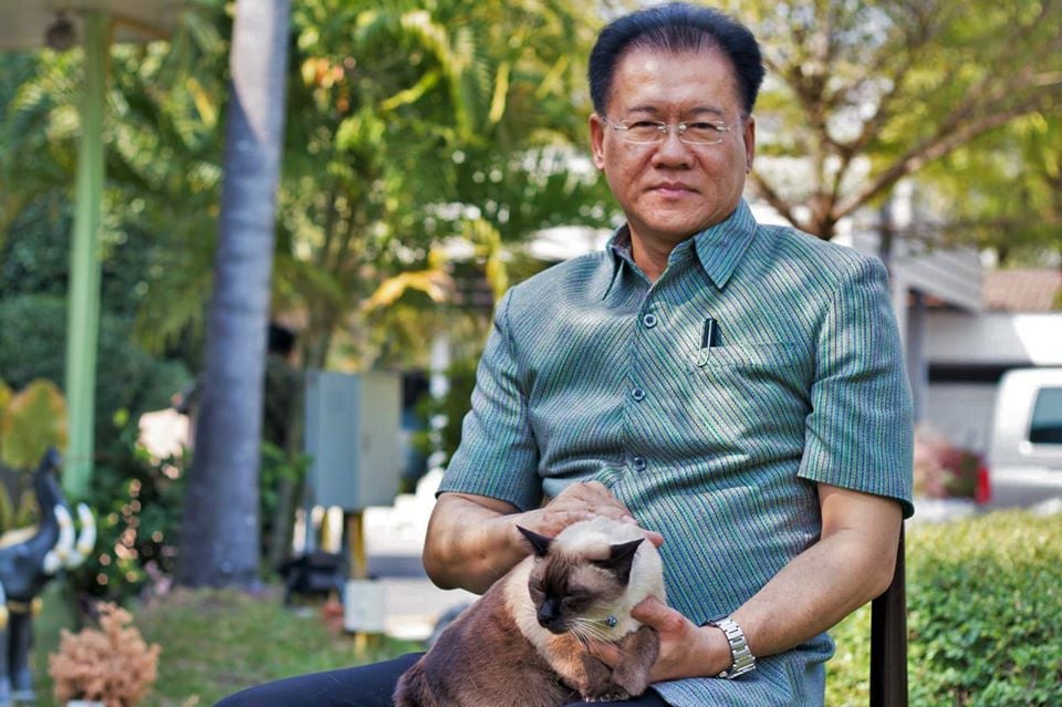 ชาวเน็ตแห่แชร์!ความลับของผู้ว่าฯโคราชที่แท้เป็น “ทาสแมว” ชาวเน็ตแห่แชร์!ความลับของผู้ว่าฯโคราชที่แท้เป็น “ทาสแมว”