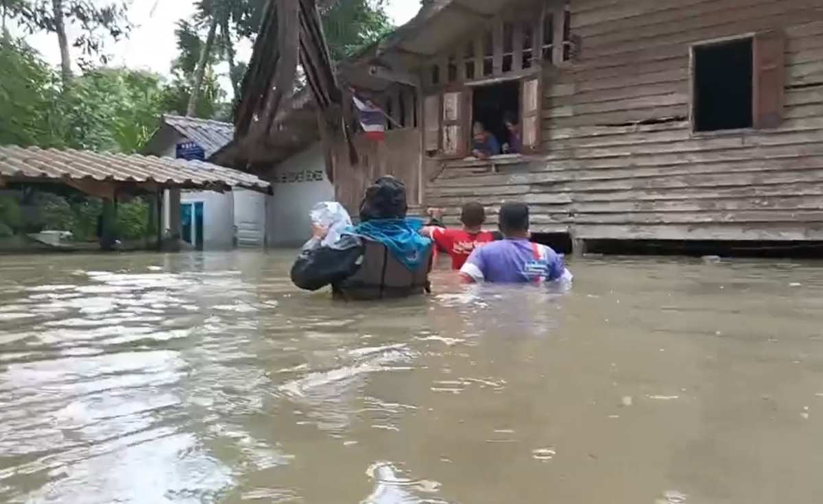 ปัตตานียังวิกฤต น้ำท่วมทั้ง 12 อำเภอ