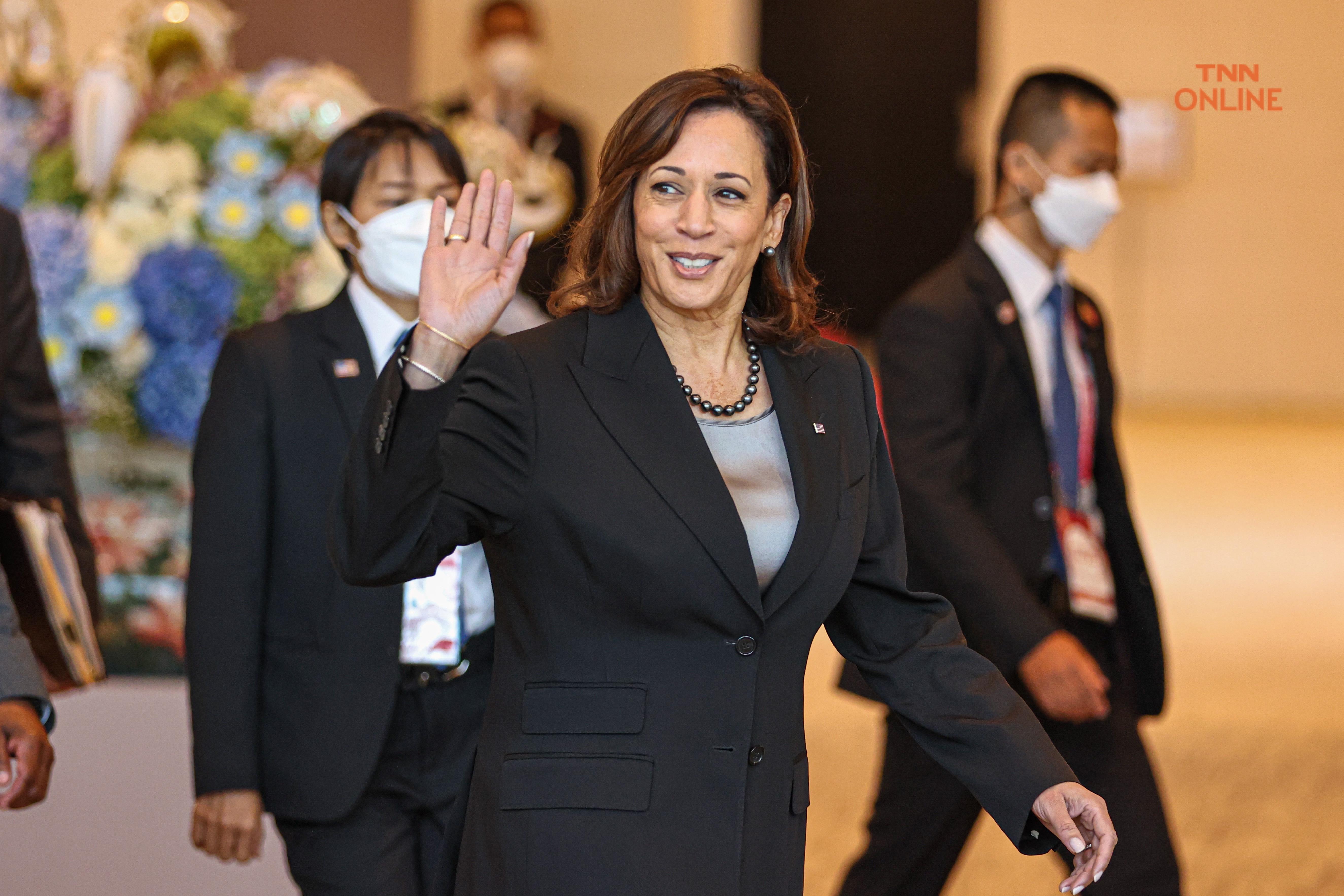 นายกฯยิ้มแย้มทักทายสื่อ ก่อนร่วมประชุมผู้นำเขตเศรษฐกิจเอเปควันสุดท้าย