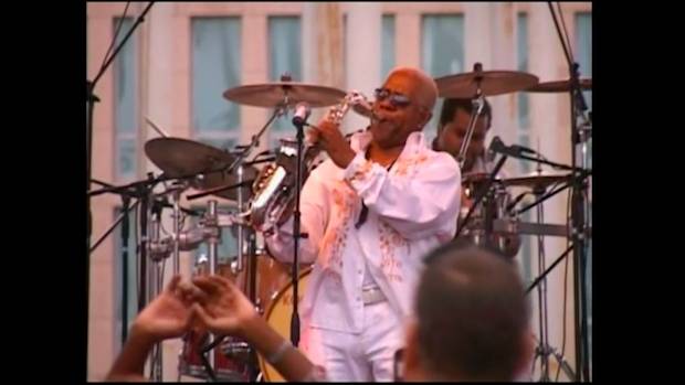 สิ้นแล้ว ‘เดนนิส โทมัส’ มือแซกและผู้ร่วมก่อตั้งวง Kool and the Gang