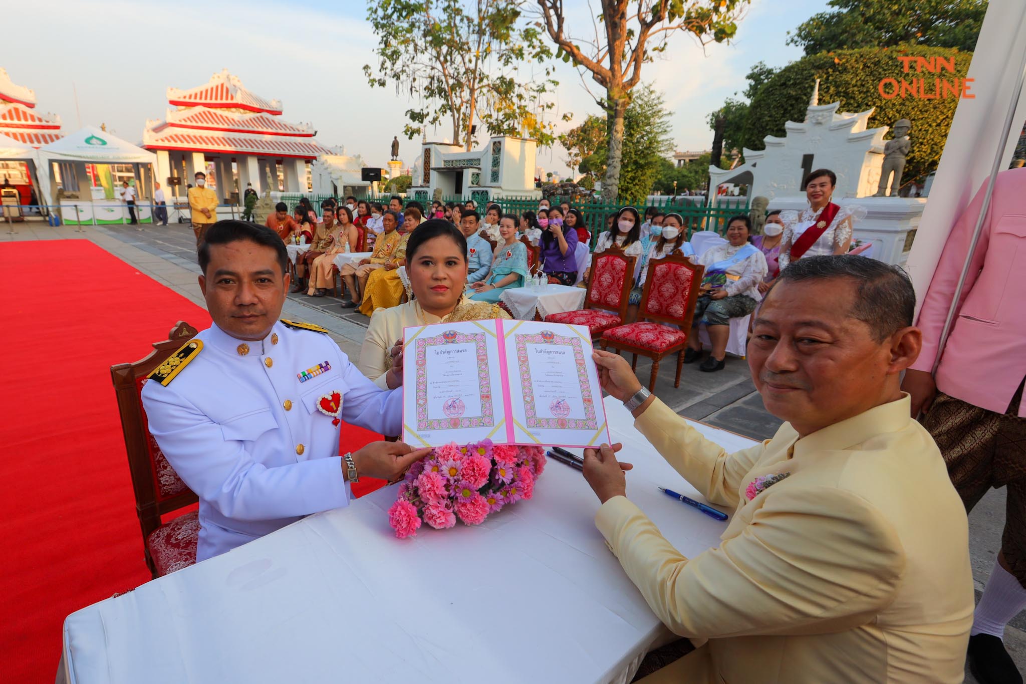 “อรุณ..รัก” คู่รักร่วมจดทะเบียนสมรสวันวาเลนไทน์ “อรุณ..รัก” คู่รักร่วมจดทะเบียนสมรสวันวาเลนไทน์