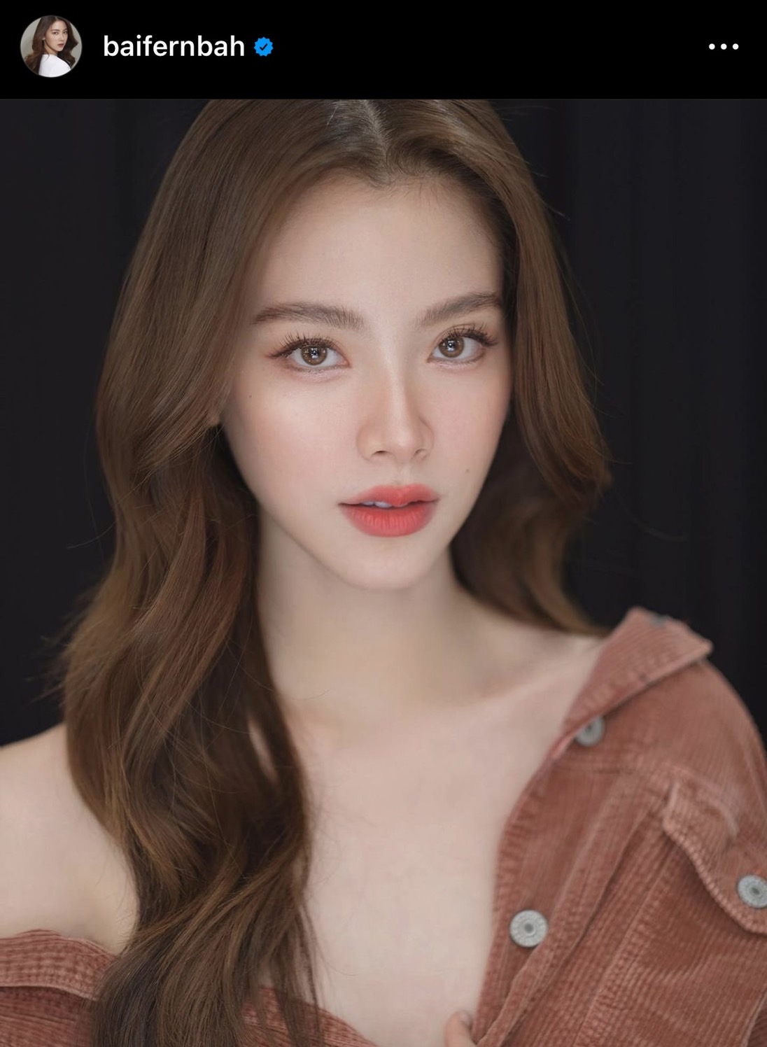 ลุคไหนก็รอด ใบเฟิร์น พิมพ์ชนก แปลงโฉมสุดเฟี้ยวเป็นสาวผมสั้นเต่อ ลุคไหนก็รอด ใบเฟิร์น พิมพ์ชนก แปลงโฉมสุดเฟี้ยวเป็นสาวผมสั้นเต่อ