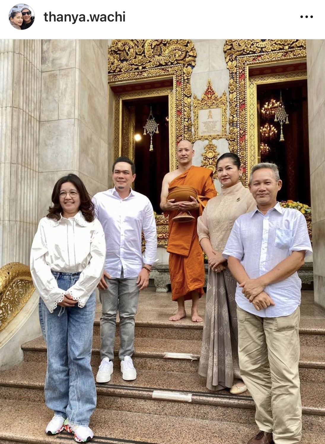 อู๋ ธนากร เข้าพิธีอุปสมบทเรียบง่าย ด้านคนบันเทิงร่วมอนุโมทนาบุญ