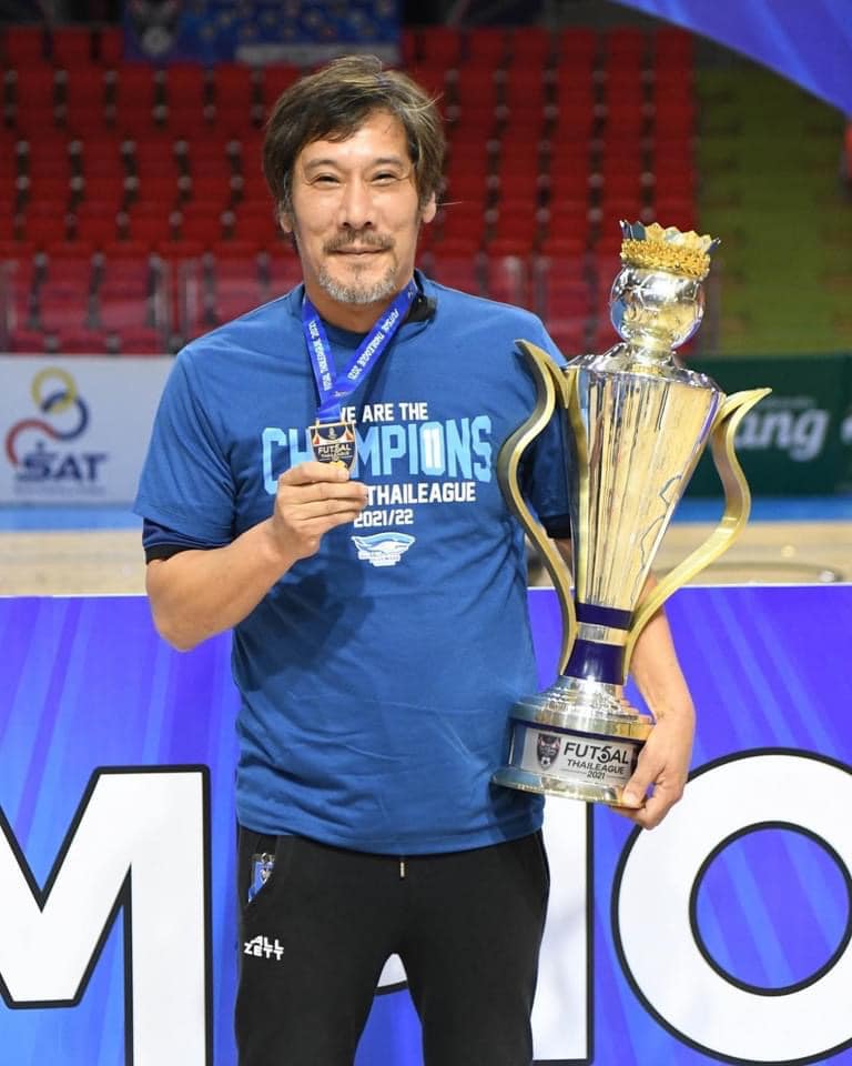 ที่สุด! อดีตนักร้อง เบน เบนจามิน พาทีมคว้าแชมป์ฟุตซอลลีกสมัยที่ 11 ที่สุด! อดีตนักร้อง เบน เบนจามิน พาทีมคว้าแชมป์ฟุตซอลลีกสมัยที่ 11