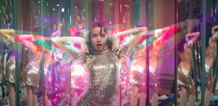 เปิดคอมเมนต์แฟนเพลง กับ NEW WOMAN เพลงใหม่ ลิซ่า