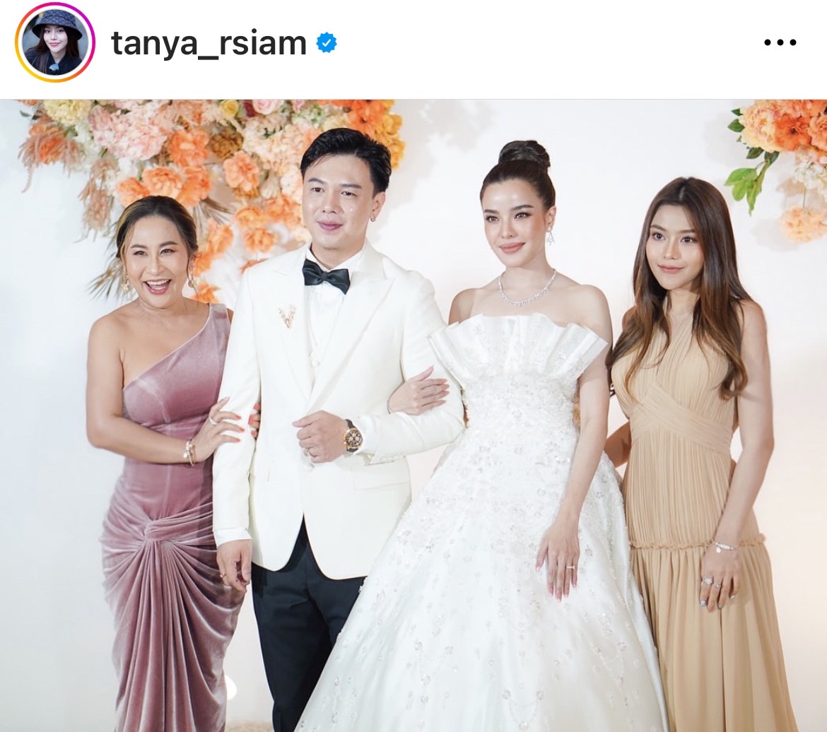 คนบันเทิงร่วมแสดงความยินดี จูน ชลฤดี ควงแฟนหนุ่มเข้าพิธีวิวาห์ คนบันเทิงร่วมแสดงความยินดี จูน ชลฤดี ควงแฟนหนุ่มเข้าพิธีวิวาห์