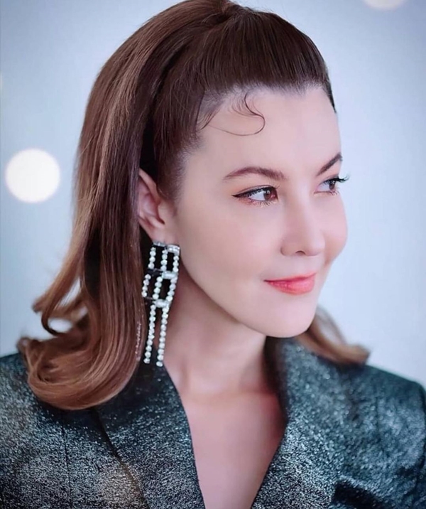 เป๊ก - ธัญญ่า ขนอุปกรณ์ Call center ช่วย 1668 ของกรมการแพทย์ เป๊ก - ธัญญ่า ขนอุปกรณ์ Call center ช่วย 1668 ของกรมการแพทย์