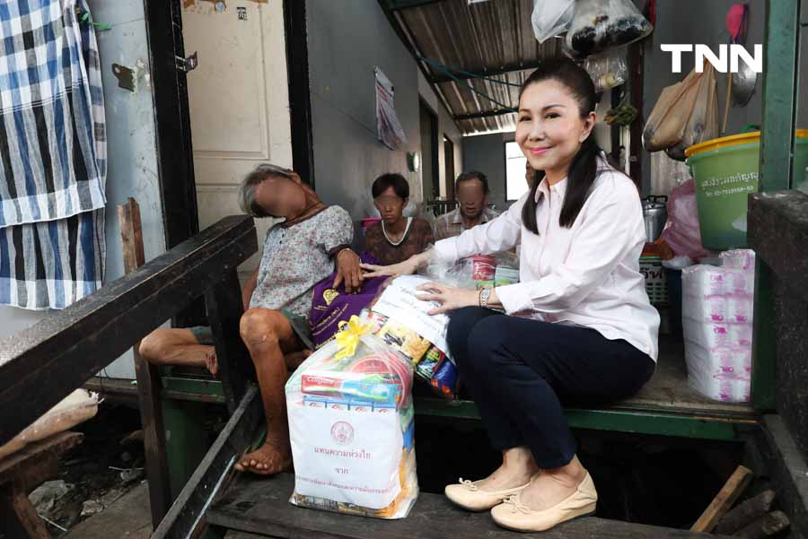 ลงพื้นที่เยี่ยม ‘ป้าน้อย’ หญิงชราร่างกายผิดรูป พม. เร่งช่วยเหลือให้ได้รับเบี้ยคนพิการ ลงพื้นที่เยี่ยม ‘ป้าน้อย’ หญิงชราร่างกายผิดรูป พม. เร่งช่วยเหลือให้ได้รับเบี้ยคนพิการ