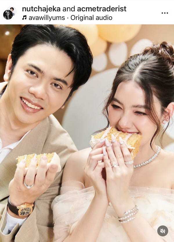 ทายาทหมื่นล้านมาแล้ว! นนนี่ ณัฐชา ควงสามี แอ็คมี่ วรวัฒน์ เฉลยเพศลูกฝาแฝด ทายาทหมื่นล้านมาแล้ว! นนนี่ ณัฐชา ควงสามี แอ็คมี่ วรวัฒน์ เฉลยเพศลูกฝาแฝด