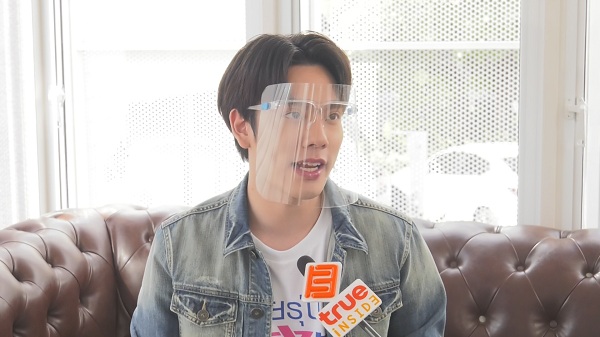 “คอปเตอร์ SBFIVE” ประทับใจ“แกงส้ม” แชร์ประสบการณ์ทำเพลง (มีคลิป) “คอปเตอร์ SBFIVE” ประทับใจ“แกงส้ม” แชร์ประสบการณ์ทำเพลง (มีคลิป)