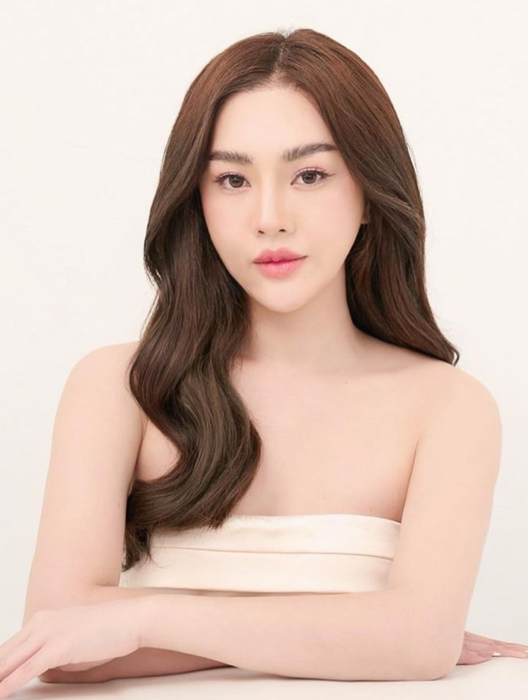 เปิดประวัติ ‘เส้นด้าย สอดอStyle’ ยูทูปเบอร์สุดฮอต! ผู้ติดตามกว่า 4 ล้าน เปิดประวัติ ‘เส้นด้าย สอดอStyle’ ยูทูปเบอร์สุดฮอต! ผู้ติดตามกว่า 4 ล้าน