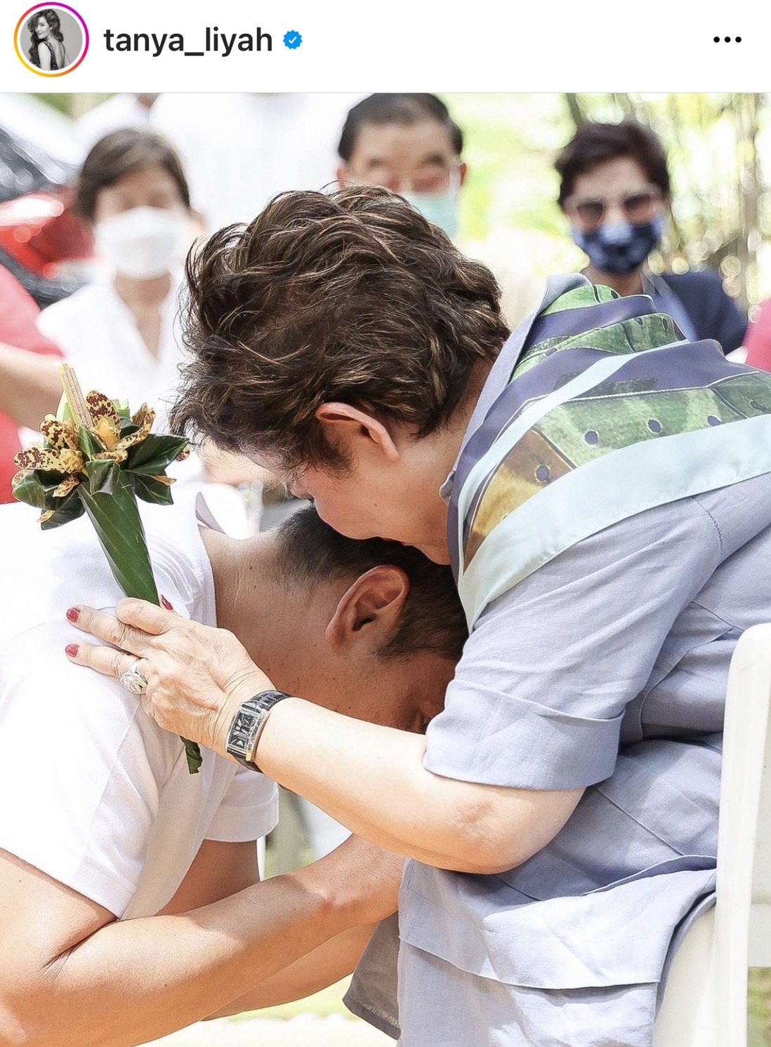 เป็ก สัณณ์ชัย บวชเงียบ  ได้ฉายา พระปัญญาชโย