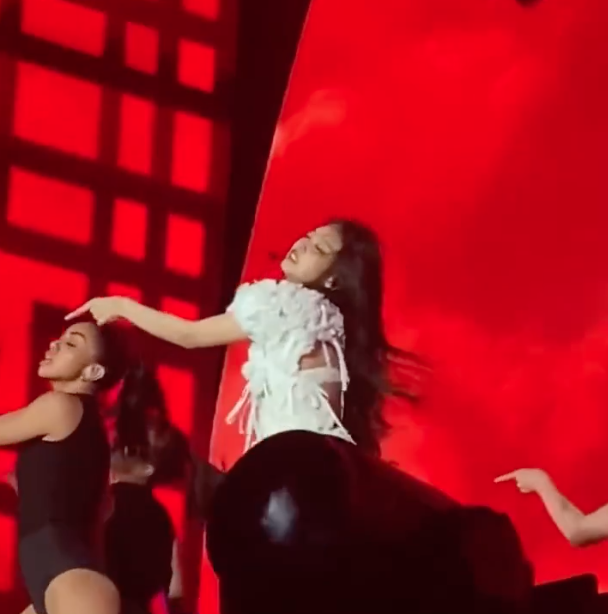 ฮอตไฟลุกกว่าเดิม!! ‘ลิซ่า BLACKPINK’ กับโชว์โซโล่ที่เทศกาลดนตรี BST Hyde Park