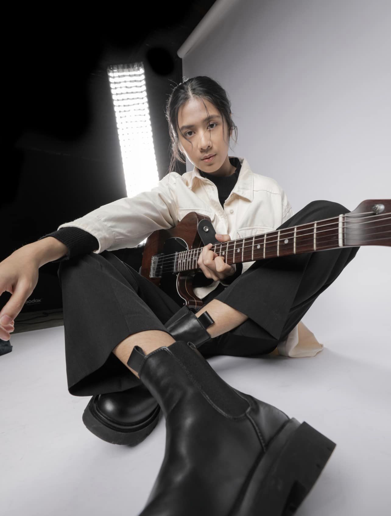 SARAH SALOLA วอนแฟนเพลง งดสูบบุหรี่ในบริเวณงาน หลังทำเส้นเสียงอักเสบจนร้องเพลงไม่ได้