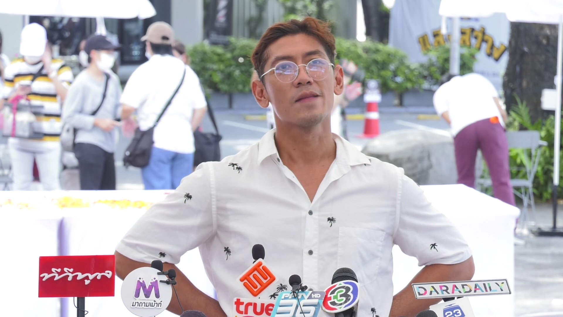 ป๋อมแป๋ม เคลียร์ ไอซ์ อภิษฎา ร้องเพลงอกหัก ยันสามียังไม่กลับมา ป๋อมแป๋ม เคลียร์ ไอซ์ อภิษฎา ร้องเพลงอกหัก ยันสามียังไม่กลับมา