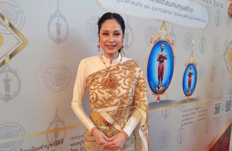 ขวัญ แฮปปี้ความรักหนุ่มนอกวงการ ย้ำ! ยังไม่มีรูปคู่ออกมาจากตัวเองแน่นอน ขวัญ แฮปปี้ความรักหนุ่มนอกวงการ ย้ำ! ยังไม่มีรูปคู่ออกมาจากตัวเองแน่นอน