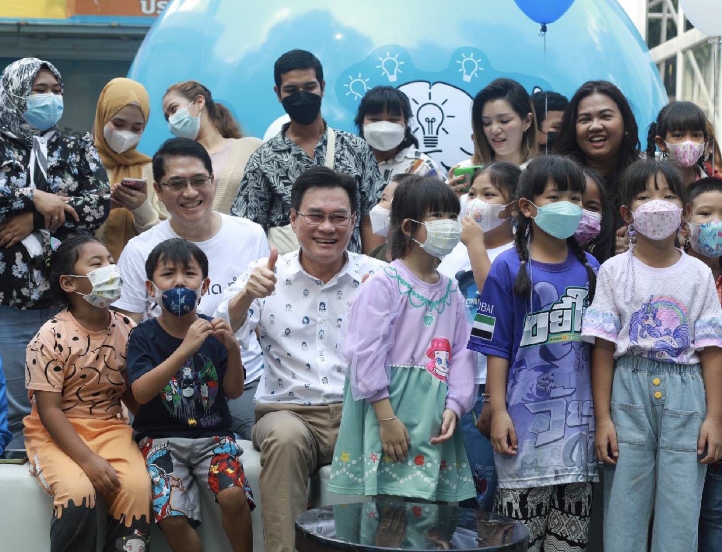 “จุรินทร์” มอบนโยบาย 5 ฟรี เป็นของขวัญวันเด็ก “จุรินทร์” มอบนโยบาย 5 ฟรี เป็นของขวัญวันเด็ก