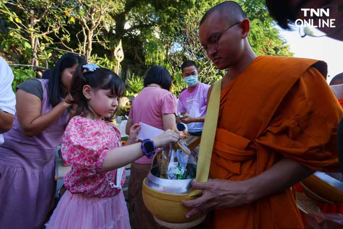 ทำบุญปีใหม่ 2567 นทท.ร่วมตักบาตรชมแสงแรกบนยอดภูเขาทอง ทำบุญปีใหม่ 2567 นทท.ร่วมตักบาตรชมแสงแรกบนยอดภูเขาทอง