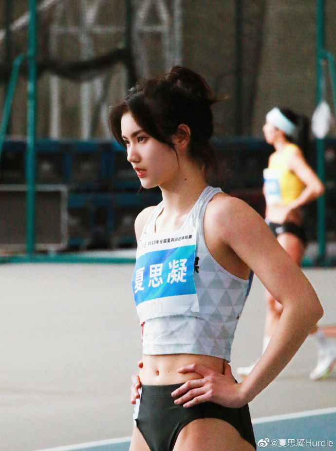 นางฟ้านักวิ่งข้ามรั้ว “เซี่ยซือหนิง” ก่อกระแสฮือฮาในจีน (มีคลิป) นางฟ้านักวิ่งข้ามรั้ว “เซี่ยซือหนิง” ก่อกระแสฮือฮาในจีน (มีคลิป)