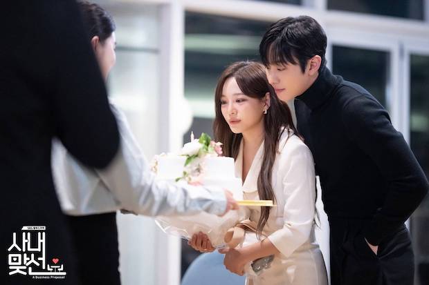 ครั้งแรกของ ‘แบมแบม’!! ร้องเพลงประกอบซีรีส์เกาหลี Business Proposal (มีคลิป) ครั้งแรกของ ‘แบมแบม’!! ร้องเพลงประกอบซีรีส์เกาหลี Business Proposal (มีคลิป)