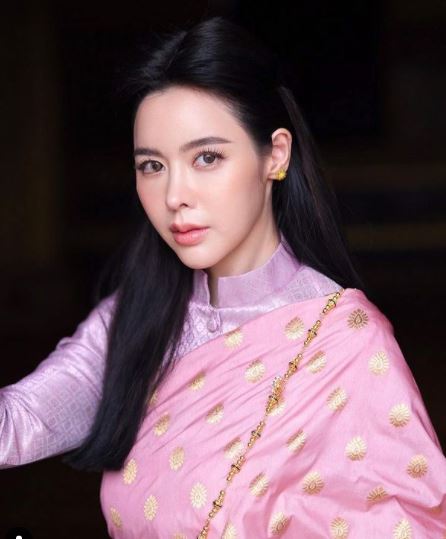 เปิดประวัติ ไอซ์ ปรีชญา นางเอกสาวเจ้าเสน่ห์ ล่าสุดทำไมถึงติดเทรนด์?