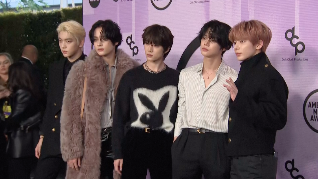 ‘มาร์ค ต้วน - TXT’!! บุกพรมแดง American Music Awards ด้าน BTS คว้า 2 รางวัลใหญ่