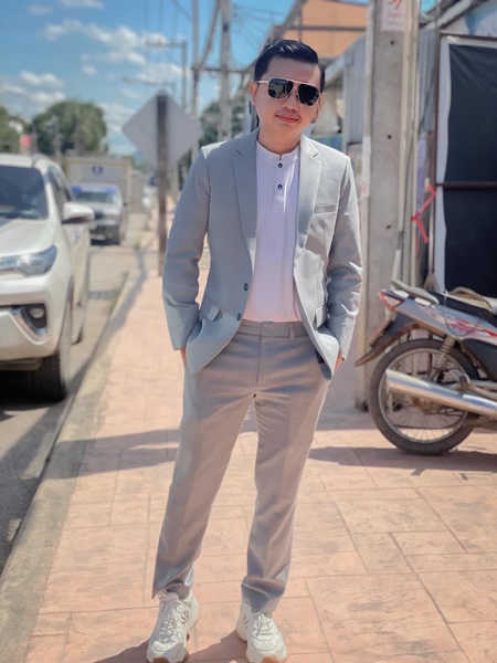 นายห้างประจักษ์ชัย แต่งเพลง พ่อที่ดีแต่เป็นสามีที่เลว ให้ เอ๋ มิรา เตรียมเข้าห้องอัดด่วน!! นายห้างประจักษ์ชัย แต่งเพลง พ่อที่ดีแต่เป็นสามีที่เลว ให้ เอ๋ มิรา เตรียมเข้าห้องอัดด่วน!!
