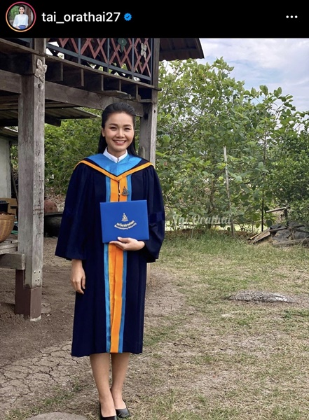 ต่าย อรทัย คว้าปริญญาอีกหนึ่งใบ ได้สำเร็จ แฟนคลับแห่ยินดีอย่างล้นหลาม