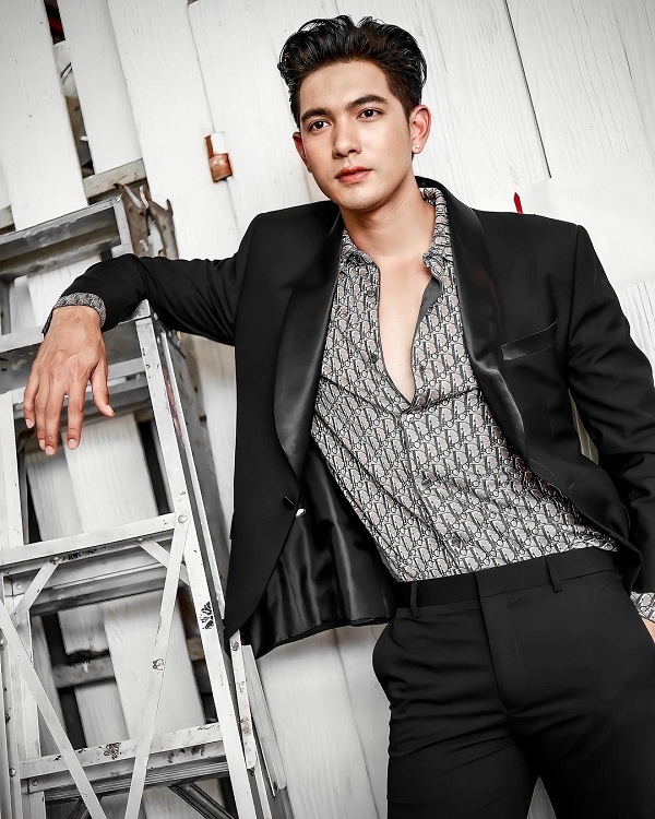 “เข้ม หัสวีร์” จัดแฟนมีตติ้งได้เงิน 2 แสนช่วยโควิด ยันสถานะโสด (มีคลิป) “เข้ม หัสวีร์” จัดแฟนมีตติ้งได้เงิน 2 แสนช่วยโควิด ยันสถานะโสด (มีคลิป)