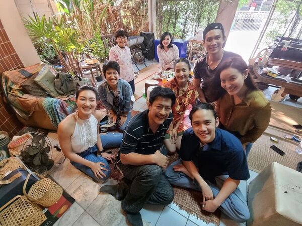 ฉลองวันเกิดครบ 67 ปี “หม่อมน้อย-หม่อมหลวงพันธุ์เทวนพ เทวกุล” โดยมี แพนเค้ก-แต้ว นำทีมลูกศิษย์ในวงการร่วมอวยพรวันเกิดหม่อมน้อยที่บ้านพัก ฉลองวันเกิดครบ 67 ปี “หม่อมน้อย-หม่อมหลวงพันธุ์เทวนพ เทวกุล” โดยมี แพนเค้ก-แต้ว นำทีมลูกศิษย์ในวงการร่วมอวยพรวันเกิดหม่อมน้อยที่บ้านพัก