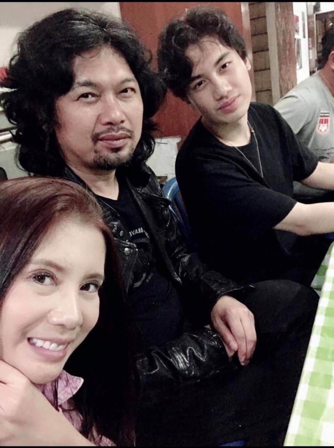 เสก โลโซ โพสต์ข้อความถึงลูกชาย เสือ เสฏกานต์ หลังเลิกแฟนสาว บอกกลับบ้านนะลูก... เสก โลโซ โพสต์ข้อความถึงลูกชาย เสือ เสฏกานต์ หลังเลิกแฟนสาว บอกกลับบ้านนะลูก...