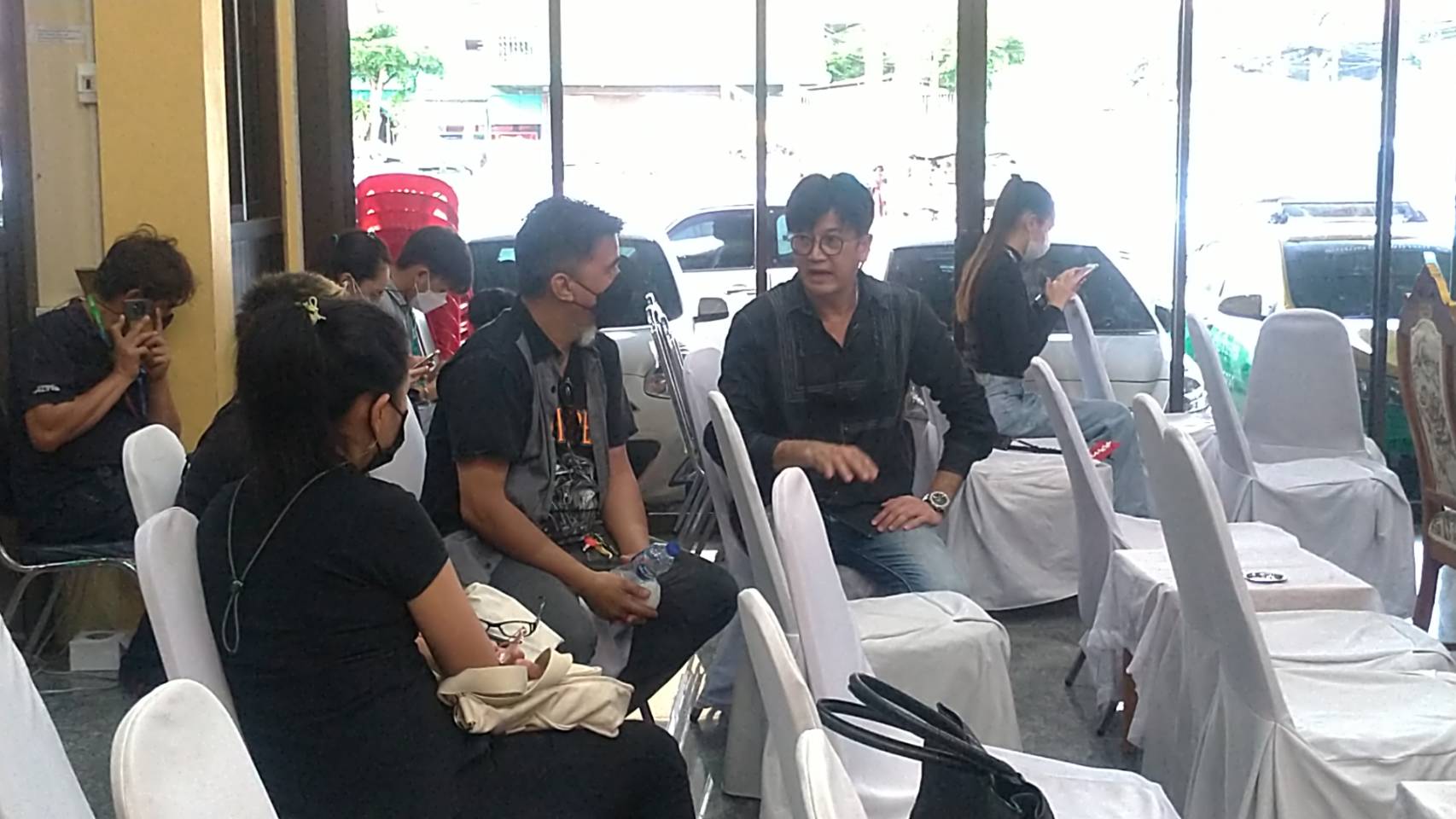 บรรยากาศพิธีรดน้ำศพ ซันนี่ ยูโฟร์ อดีตบอยแบนด์ยุค90 คืนแรก บรรยากาศพิธีรดน้ำศพ ซันนี่ ยูโฟร์ อดีตบอยแบนด์ยุค90 คืนแรก