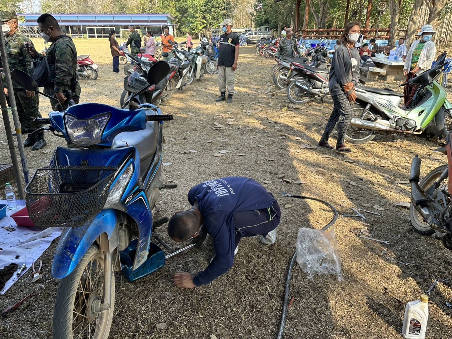 ผบ.ทร. แจกของบรรเทาทุกข์ แก่ ปชช. ครบรอบวันสิ้นพระชนม์ 100 ปี พลเรือเอก พระเจ้าบรมเธอ พระองค์เจ้าอาภากรเกียรติวงศ์ กรมหลวงชุมพรเขตอุดมศักดิ์ องค์บิดาของทหารเรือไทย