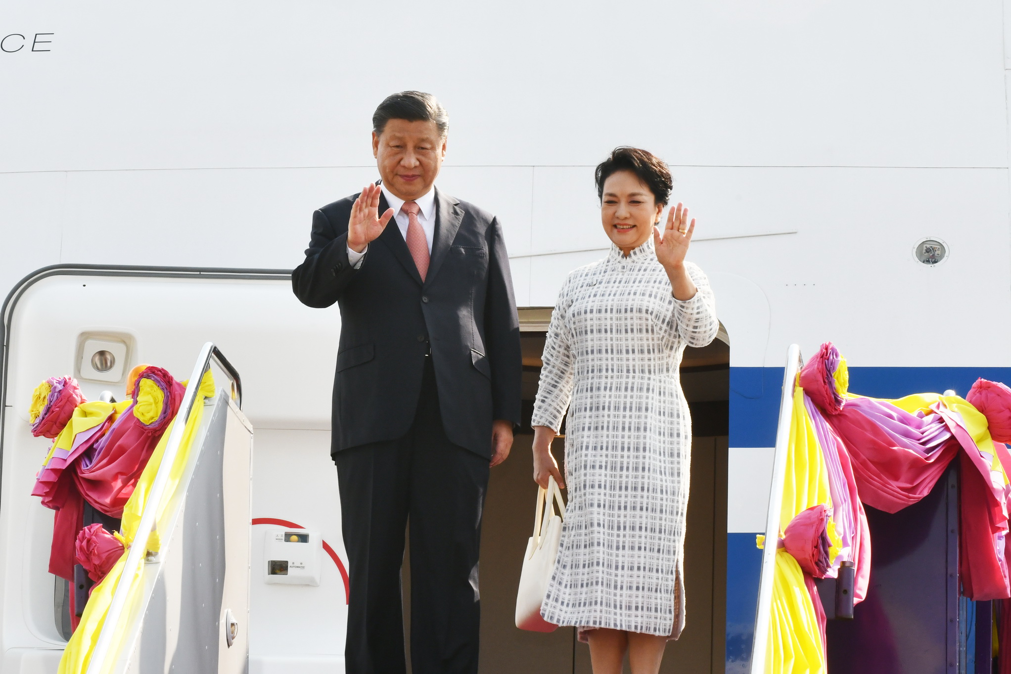 APEC 2022 ประมวลภาพ นายกฯต้อนรับ สี จิ้นผิง ประธานาธิบดีจีนเดินทางถึงไทย APEC 2022 ประมวลภาพ นายกฯต้อนรับ สี จิ้นผิง ประธานาธิบดีจีนเดินทางถึงไทย