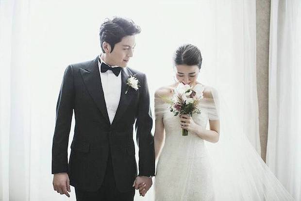 จากคู่จิ้นสู่คู่จริง!! พาเหรดคนดังเกาหลีพาฟินจากในสู่นอกจอ