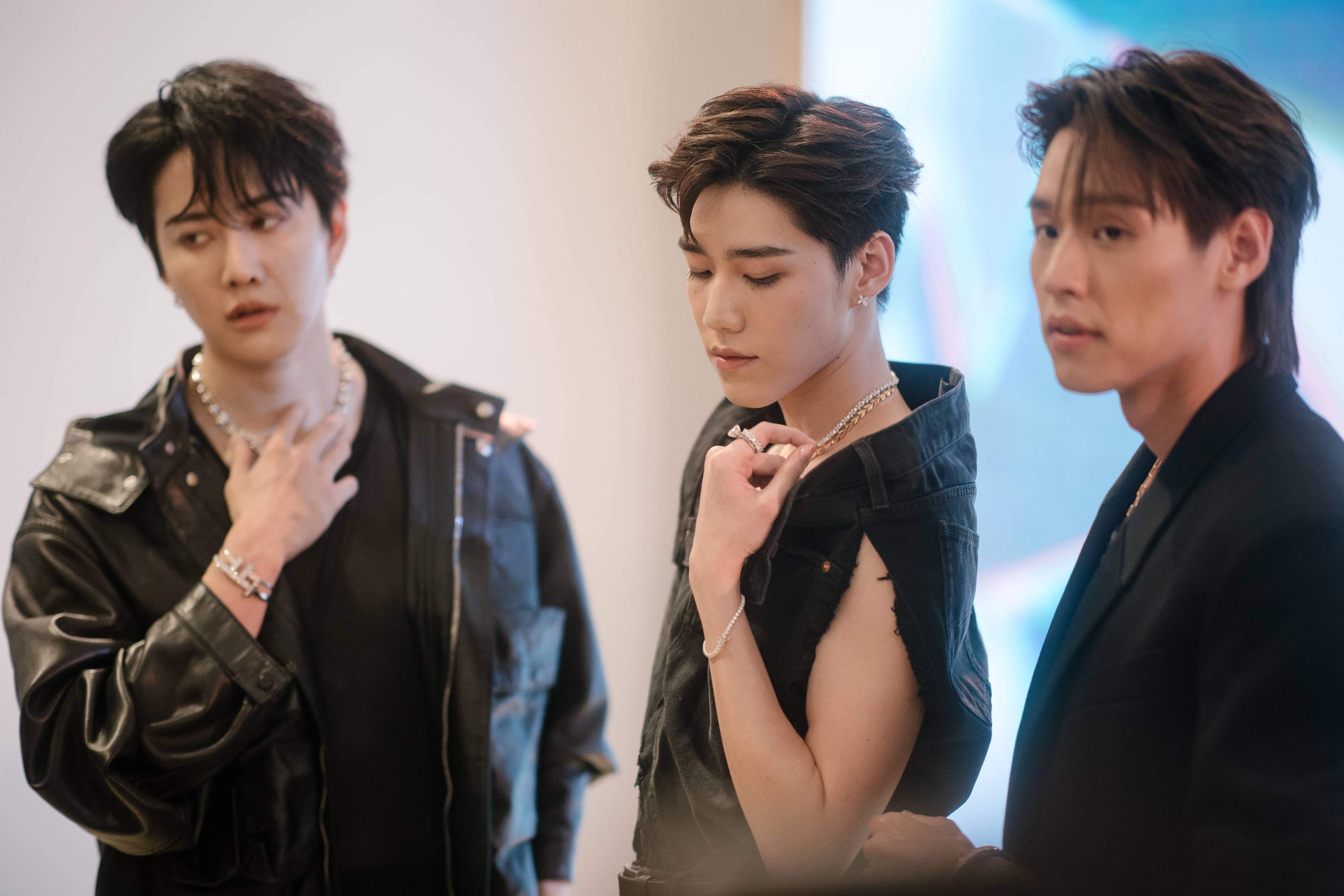 เปิดลุคสุดจึ้ง!! 'พีพี - บิวกิ้น - ไมค์ พิรัชต์' ร่วมอีเวนต์ Tiffany & Co. ในไทย เปิดลุคสุดจึ้ง!! 'พีพี - บิวกิ้น - ไมค์ พิรัชต์' ร่วมอีเวนต์ Tiffany & Co. ในไทย