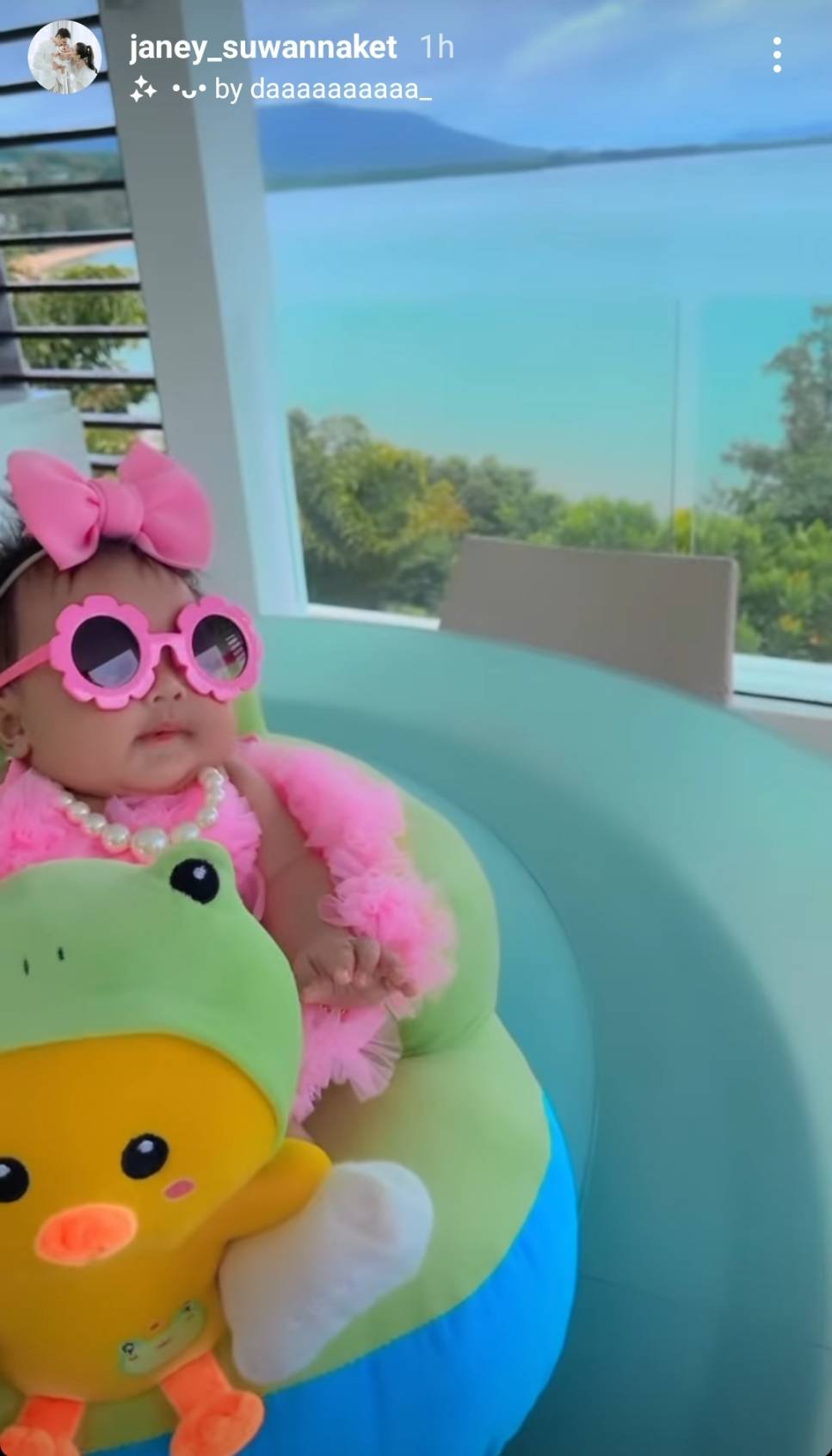เปิดภาพน้อง ยูจิน ลูกสาวคนสวยของแม่ เจนนี่ รัชนก เที่ยวทะเลสุดสดใส