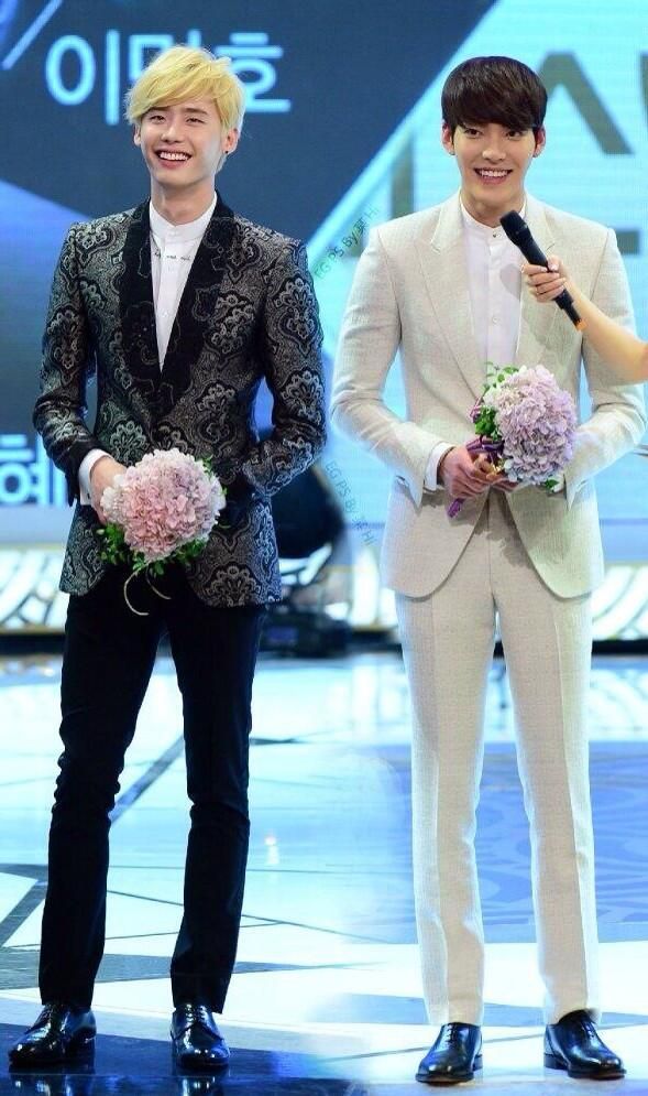 ภาพหายาก!! พระเอกเพื่อนซี้ 'อีจงซอก-คิมอูบิน' แชร์ภาพคู่ทำแฟนๆ ปริ่มมาก ภาพหายาก!! พระเอกเพื่อนซี้ 'อีจงซอก-คิมอูบิน' แชร์ภาพคู่ทำแฟนๆ ปริ่มมาก