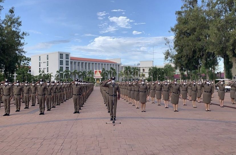 ผู้หมวดสงกรานต์ โพสต์ขอบคุณพ่อแม่ หลังสำเร็จการศึกษาโรงเรียนนายร้อยตำรวจ เพื่อนๆ แห่ยินดี