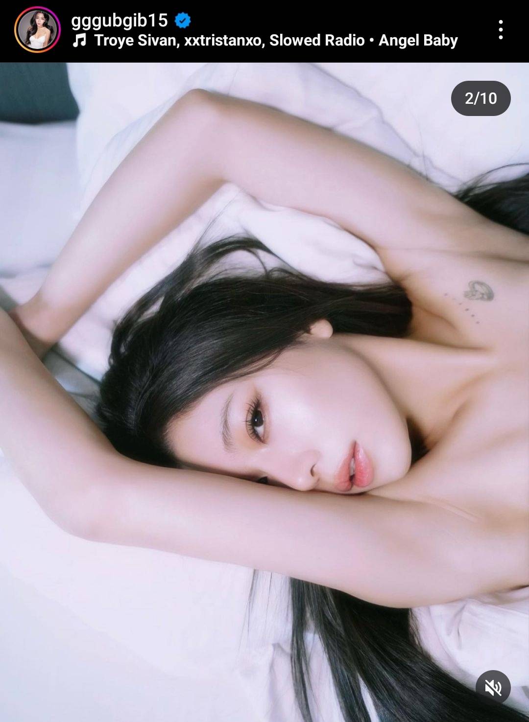 “กุ๊บกิ๊บ สุมณทิพย์” อวดความเซ็กซี่ ฉลองวันเกิดในวัย 35 ปี “กุ๊บกิ๊บ สุมณทิพย์” อวดความเซ็กซี่ ฉลองวันเกิดในวัย 35 ปี