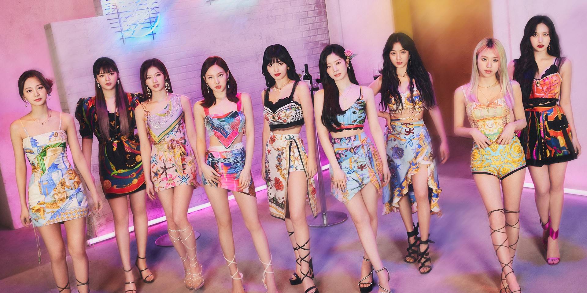 TWICE และ BTS นำทีมศิลปิน เค-ป็อป ที่มียอดขายอัลบั้มสูงสุดในรอบ 10 ปี