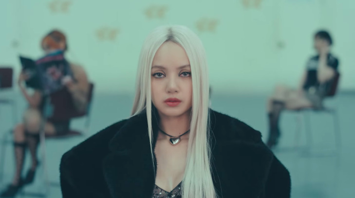 เปิดคอมเมนต์แฟนเพลง กับ NEW WOMAN เพลงใหม่ ลิซ่า
