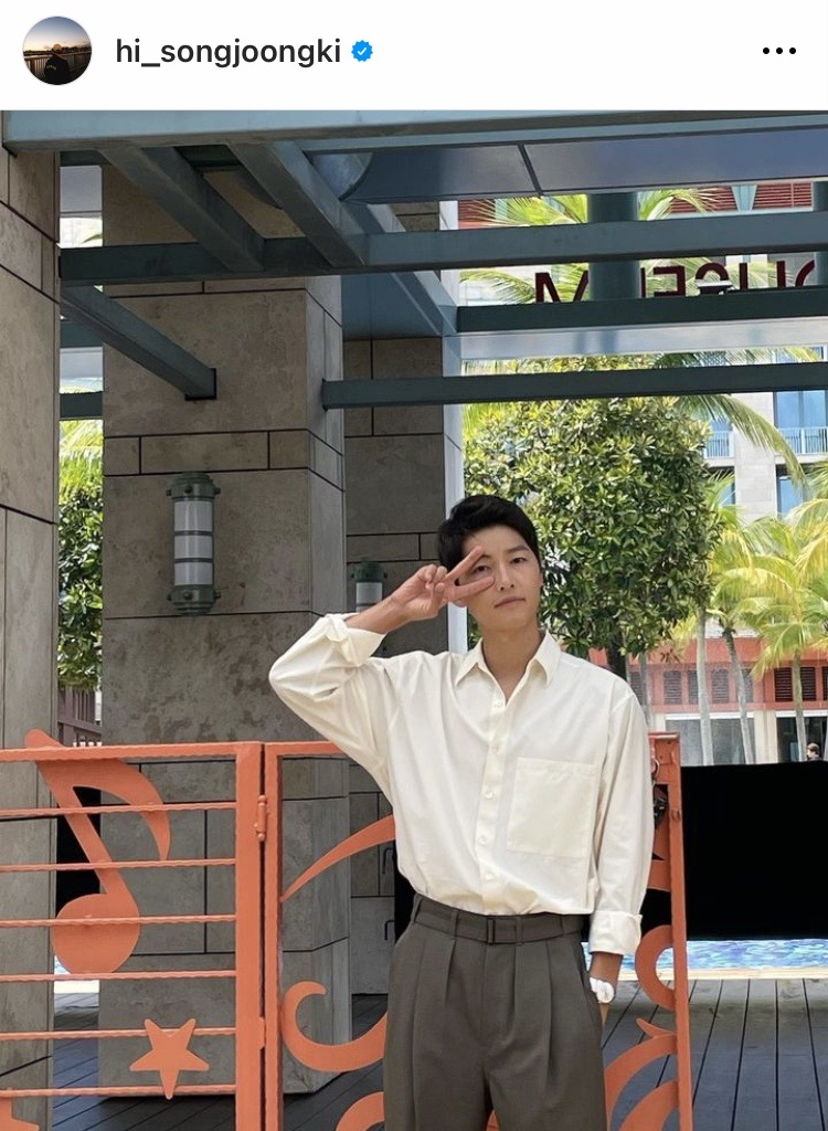 แห่แชร์ภาพ!! แฟนคลับสิงคโปร์กระทบไหล่ ‘ซงจุงกิ’ หน้าสดหลังออกกำลังกาย แห่แชร์ภาพ!! แฟนคลับสิงคโปร์กระทบไหล่ ‘ซงจุงกิ’ หน้าสดหลังออกกำลังกาย