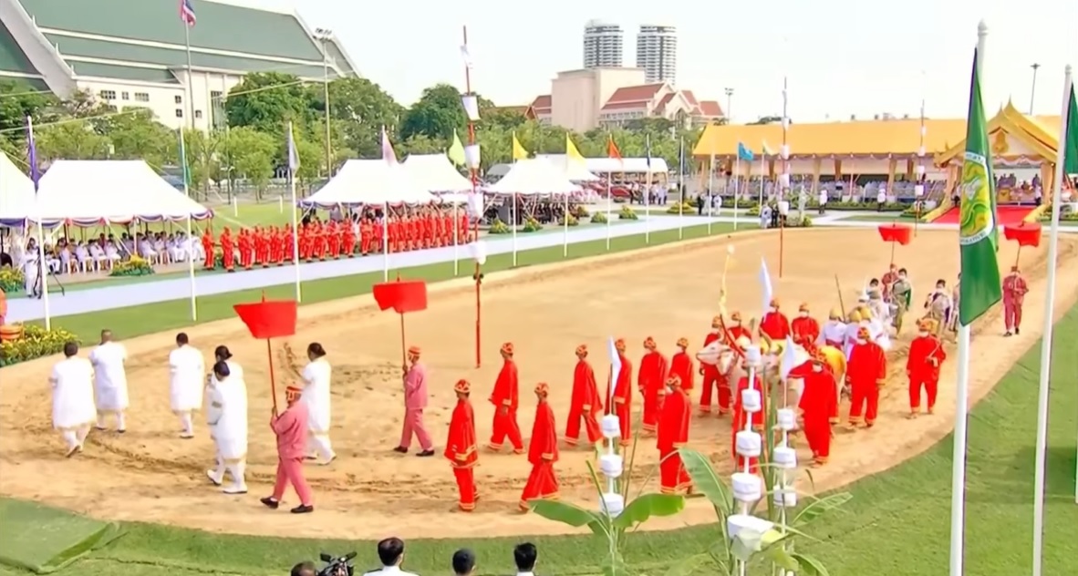วันพืชมงคล 2566 เปิดคำทำนาย พระโคเสี่ยงทาย ปีนี้กิน