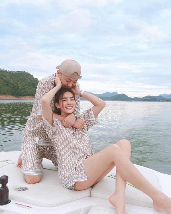งานเข้า!! แอร์ ภัณฑิลา โพสต์ภาพอวยพร ดิว อริสรา ถูกชาวเน็ตแซะถามจัดวันเกิดได้แล้วเหรอ?!