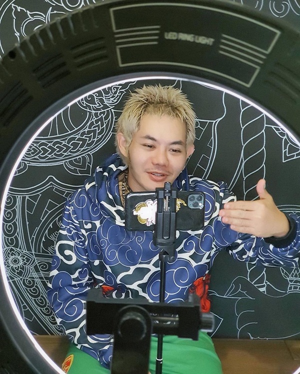 “เก่ง ธชย” พูดเต็มปากเพลง “น้ำตาทศกัณฐ์” เลี้ยงคนในค่าย (มีคลิป)