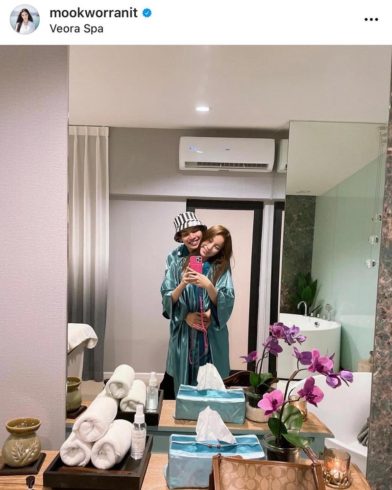 ชาวเน็ตจับตา มุก วรนิษฐ์ ซุ่มคบ แม็กซ์ ณัฐพล หรือไม่ (มีคลิป) ชาวเน็ตจับตา มุก วรนิษฐ์ ซุ่มคบ แม็กซ์ ณัฐพล หรือไม่ (มีคลิป)